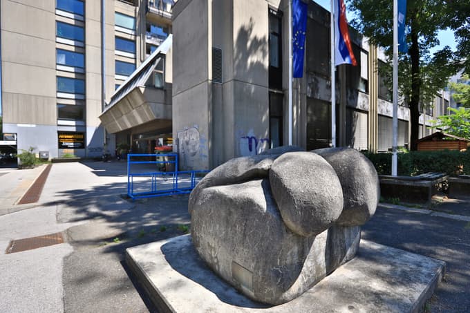(FOTO) Spomeniki v Mariboru, 1. del: Za Maribor je bil značilen beton in kaj je forma viva