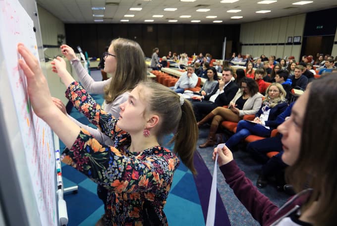 Mnenje otrok nas pogosto navduši,
a ponavadi žal ostane zgolj pri tem.