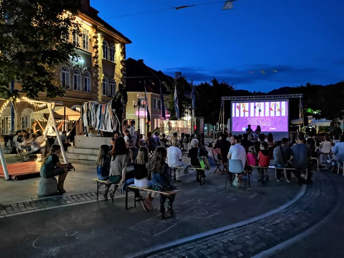 Čarobno vzdušje v mestnem jedru Slovenj Gradca v soboto zvečer. 