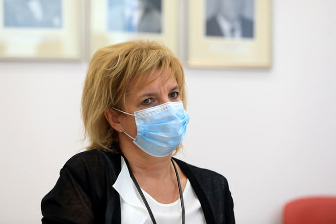 Največja žarišča so šole in domovi za starejše, kar je bilo po besedah Beovićeve za pričakovati. 