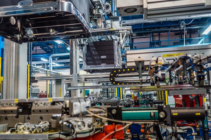 S pomočjo avtomatizirane in robotizirane linije pomivalnih strojev v Gorenju naredijo v eni izmeni vsakih 43 sekund en pomivalni stroj.