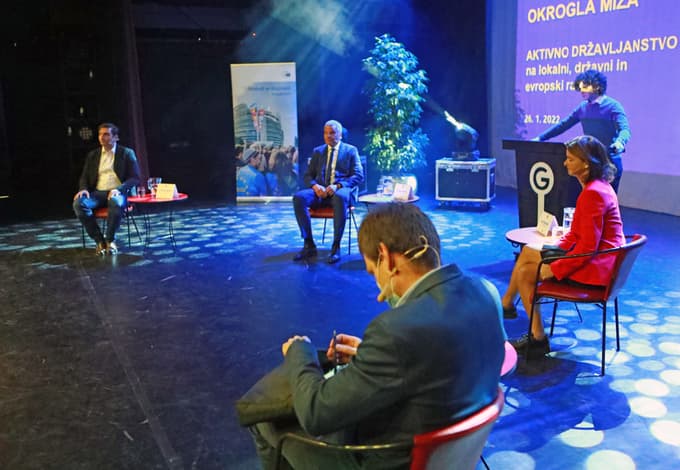 Politična participacija mladih v Sloveniji je boljša, kot se zdi, so ugotavljali v Mariboru. Kaj Zorčič meni o volilni pravici za 16-letnike?