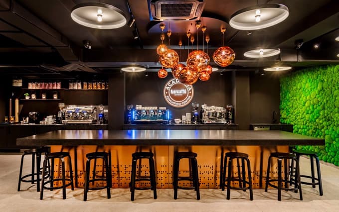 Ob 50-letnici Judo kljuba Impol so slavili judoista olimpijca in enega od ustavnoviteljev kluba. Z leve: Franc Očko, Franc Pliberšek in Stanko Topolčnik