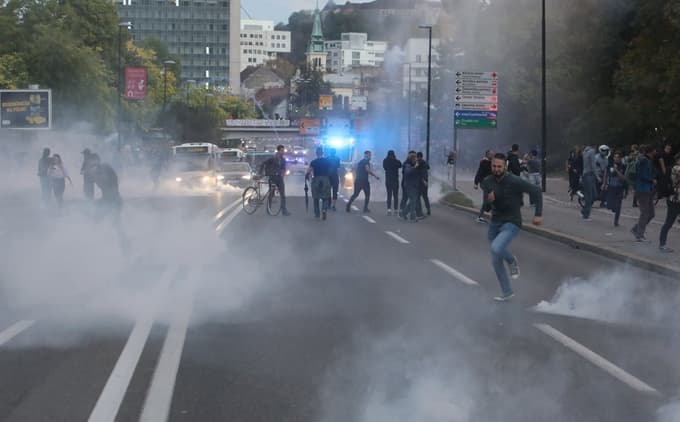 Na sojenju policistom zaradi solzivca: "Cel park Zvezda je bil v dimu ... Kadilo se je iz petih lokacij"