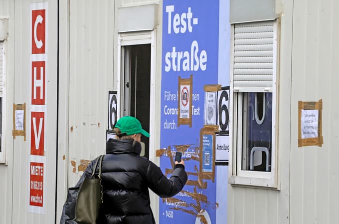 (FOTO) Dunaj za cepljenje in testiranje dela vse