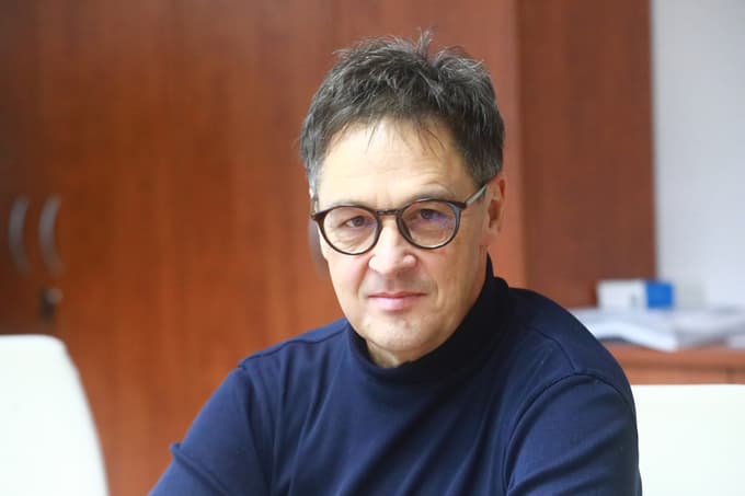 Matjaž Vogrin: "Ko se covidne postelje praznijo, se lahko bolj osredotočamo na druge bolnike." 