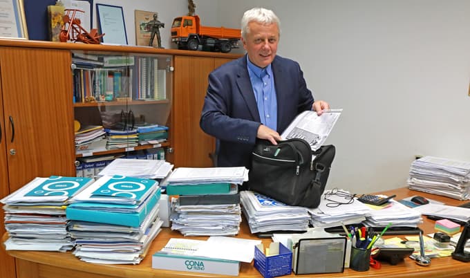 Gorazd Bende: "To so bili drugi časi. Zaposleni so dihali in živeli za fabriko, ki jim je poleg kruha dajala še občutek povezanosti, skrbela zanje in bila že takrat družbeno bolj odgovorna od nekaterih današnjih." 