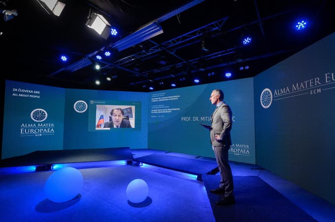 Digitalna preobrazba je nujnost, a ne pozabiti na človečnost