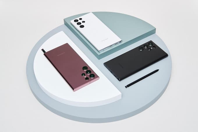 Samsung predstavil novo družino mobilnikov Galaxy S22. Kaj prinašajo zahtevnim uporabnikom
