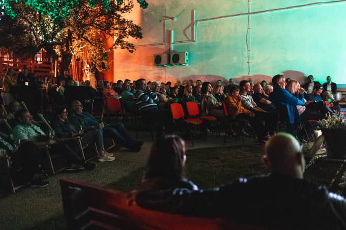 Vedri obrazi obiskovalcev povedo več kot tisoč besed.