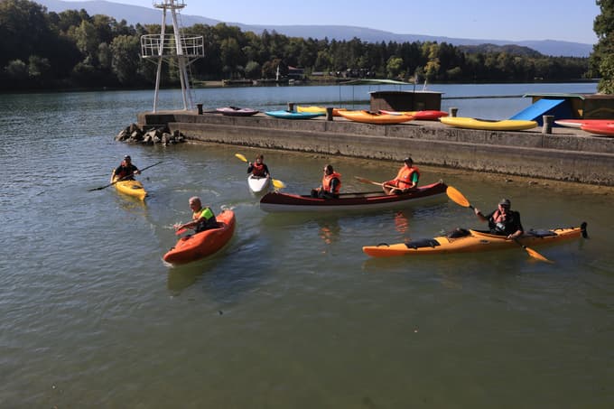 Po Dravi se boste lahko zapeljali z rafti, kajaki, kanuji in supi.