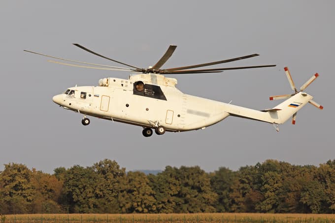 Ruski tovorni helikopter Mil Mi-26 je priletel na mariborsko letališče. 