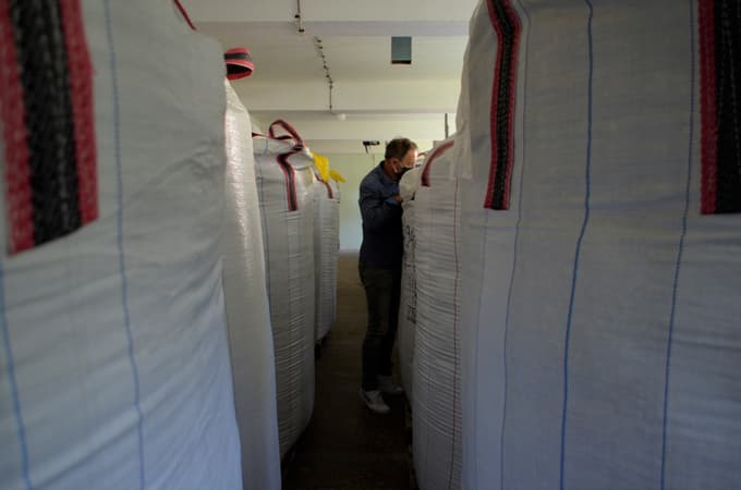 Suhe bučnice skladiščijo v vrečah. 