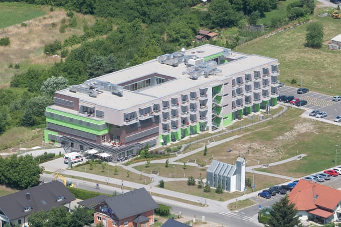 Dom pod gorco: Že četrta dokapitalizacija za nov prizidek in postelje za starejše