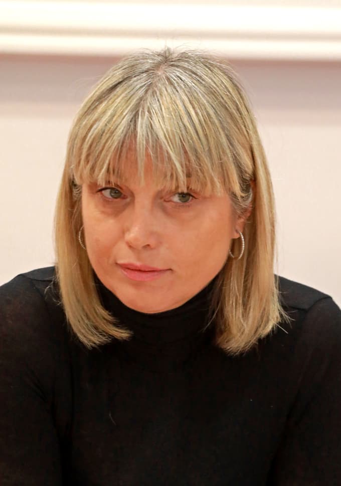 Direktorica Pogrebnega podjetja Lidija Pliberšek pravi, da doslej še nihče ni izrazil želje, da bi bil pogreb opravljen po koncu epidemije.