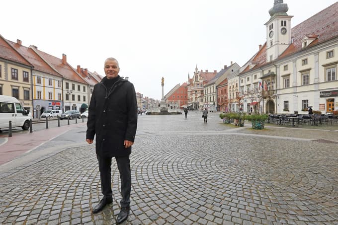 Da so med odprtimi mestnimi projekti tudi takšni, pri katerih ima Saša Arsenovič čisto poslovni interes (obnova Lenta, Vojašniškega trga, Koroške ceste in Glavnega trga), je nesporno dejstvo.