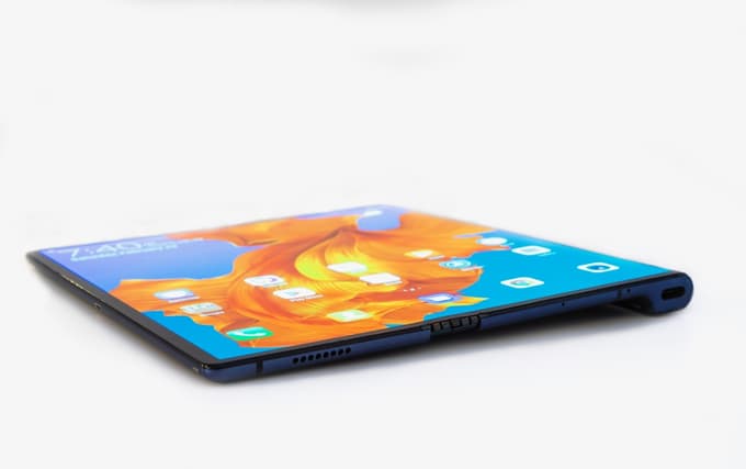 (FOTO) Huawei v Barceloni predstavil Mate X, zložljiv 5G telefon