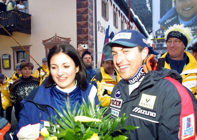 V zlatih časih kolajne na svetovnem prvenstvu je bil sponzor smučarije tudi Večer. Na posnetku Mitja Kunc z Jelko, sestro njegove žene Maje.