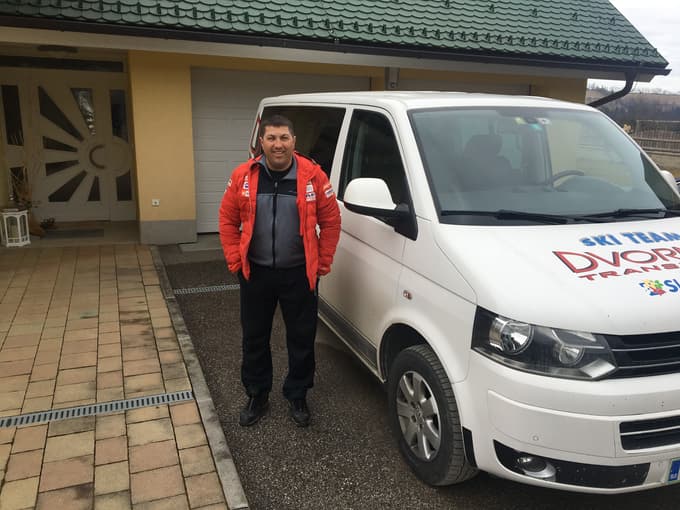 Mitja Kunc, nekdanji smučarski as, je danes trener in serviser Aljaža Dvornika.