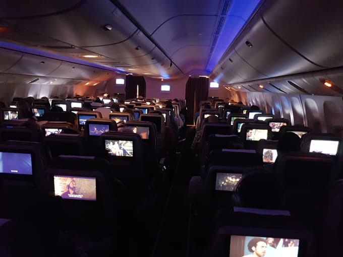 Primerjava bližnjih letališč: Katere povezave ponujajo in kako pogosto