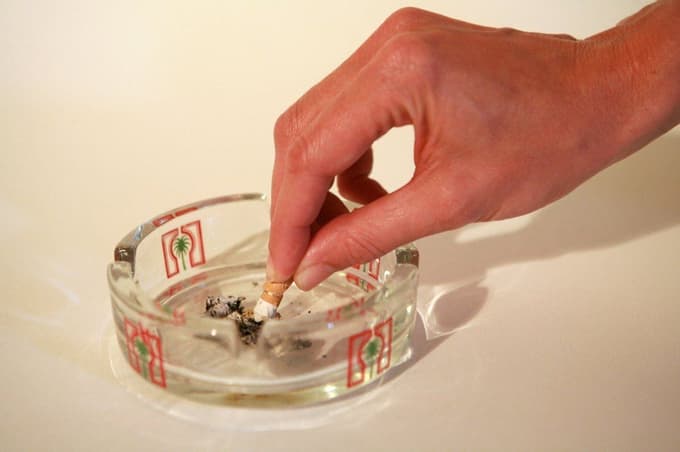 Domači triki, ki odpravijo vonj po cigaretah, kuhanju in še čem