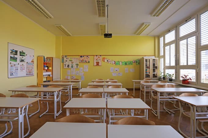 (PISMO) Se bo moralo vsem dijakom pred maturitetnim preizkusom izmeriti temperaturo?
