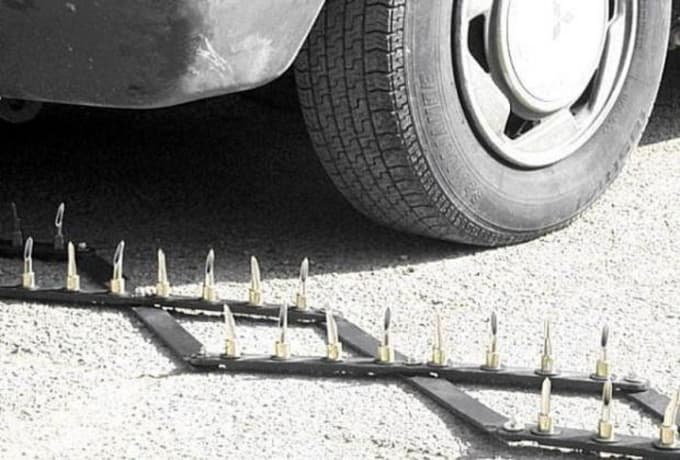 Voznika audija na begu ustavila šele policijska blokada z avtom