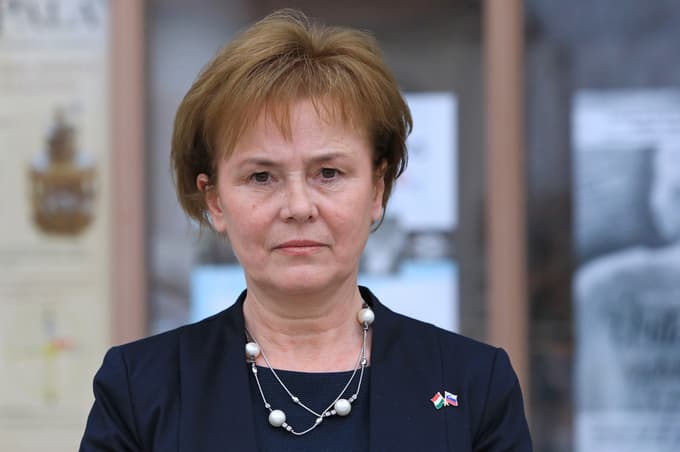 Andrea Kovač opozarja, da s tem denarjem ne bi smeli urejati infrastrukture, saj pričakujejo, da bo to madžarska država naredila tudi izven sporazuma. 