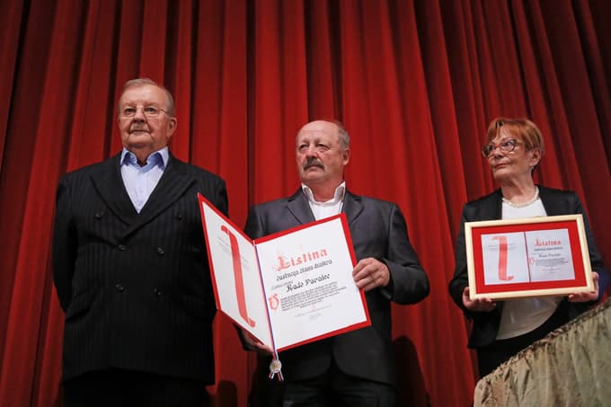 Gonilne sile festivala: Rado Pavalec (levo), Zlatko Partlič, predsednik društva, in Ilka Riedl, sekretarka društva. 