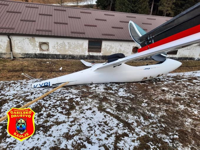 Zasilni pristanek jadralnega letala pri pri Hudem kotu v Ribnici na Pohorju. 