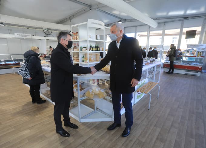 Župan Saša Arsenovič in direktor Mestnih nepremičnin Ranko Šmigoc