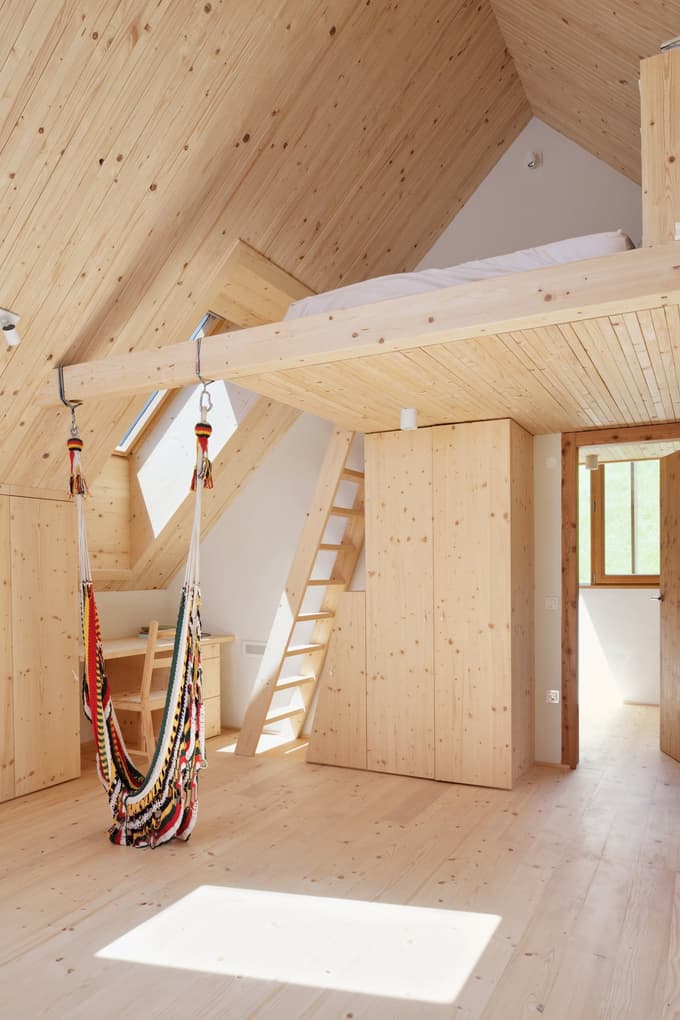 Hiša v Kamniku, arhitektura: Miha Bogataj, izvedba: Ekoart