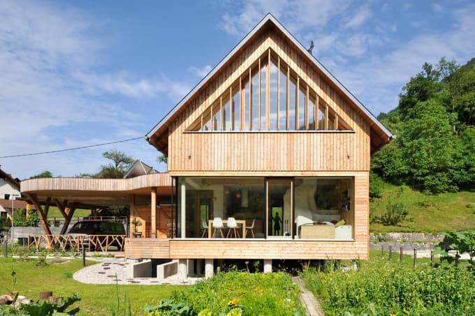 Hiša v Kamniku, arhitektura: Miha Bogataj, izvedba: Ekoart