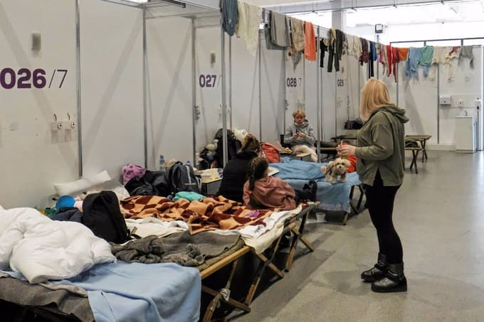 Covidno bolnišnico v Poznanu na Poljskem so spremenili v center za begunce.