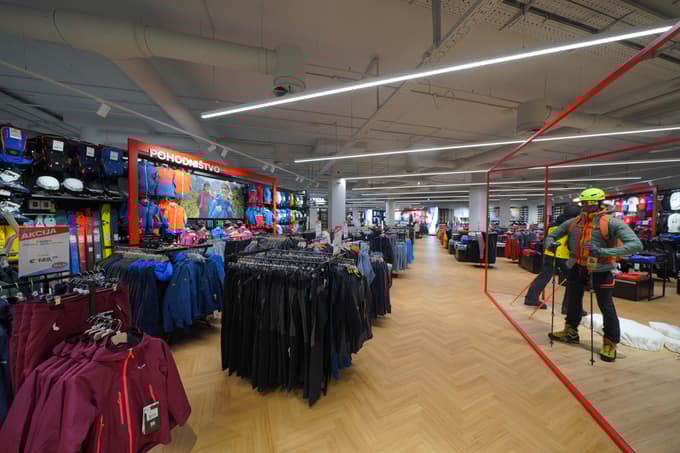 Odprtje najmodernejše Hervis trgovine v nakupovalnem središču Europark Maribor
