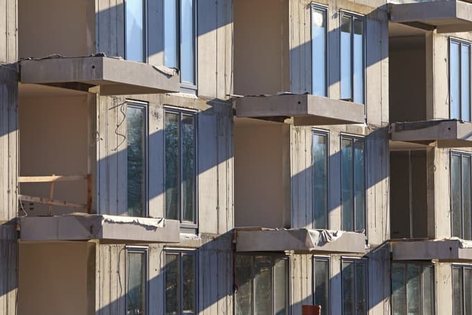 Manj kot štiri odstotke celotnega slovenskega stanovanjskega fonda predstavljajo javna najemna stanovanja, kar je približno polovica evropskega povprečja.