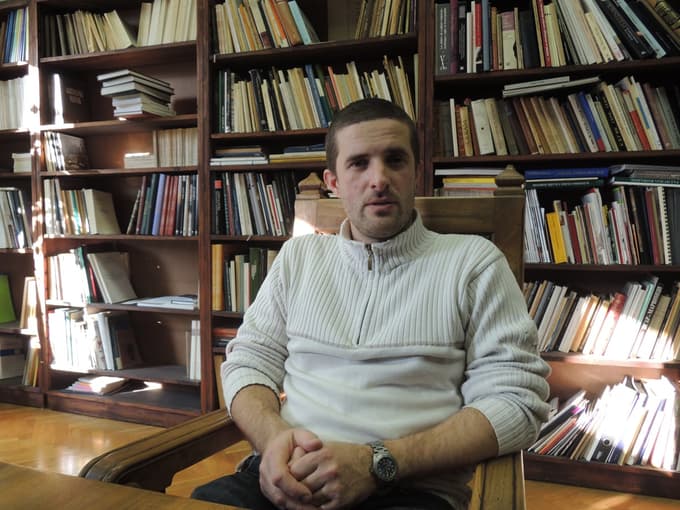 20. december 2013 - Reportaza, Celje, Glavni trg, arheolog Jure Krajsek (tags: Reportaze - Petek - 20122013 - REPOR02)