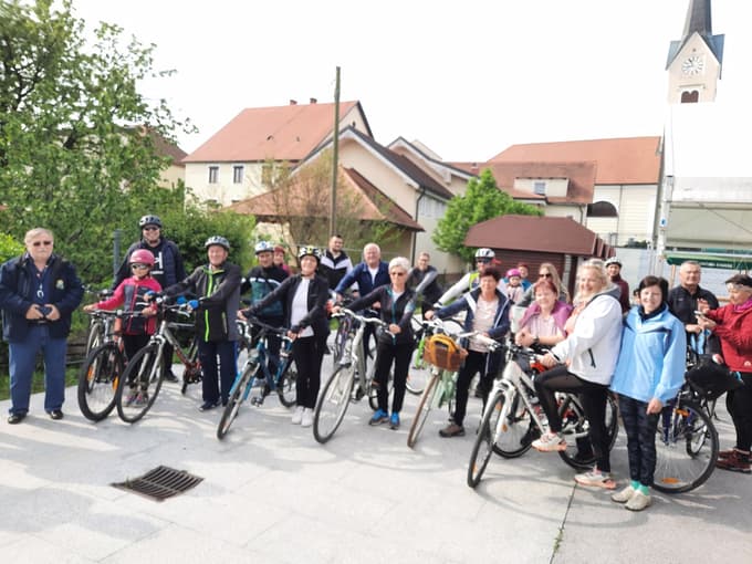 Udeleženci kolesarskega trima Baron turizma 2022, ki je potekal po naseljih občine Starše.