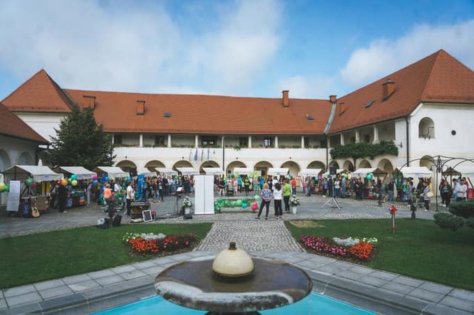 Pestro dogajanje na paradi učenja v Slovenj Gradcu, tudi s številnimi gosti