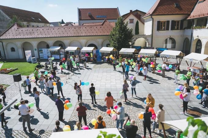 Pestro dogajanje na paradi učenja v Slovenj Gradcu, tudi s številnimi gosti