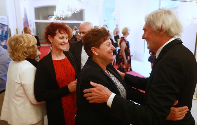 (JUBILEJ) "Čudimo se, kako smo se vsi postarali, edino naš profesor ostaja večno mlad"
