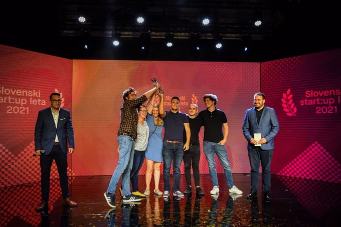 Leta 2021 se je prejema nagrade slovenski start:up leta veselila ekipa Bird Buddy.