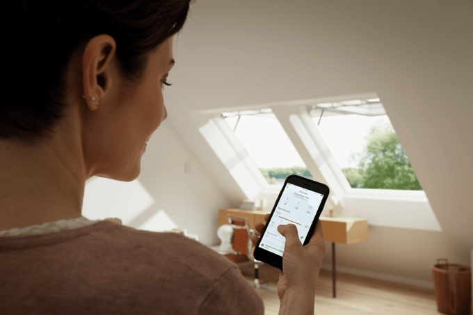 Kljub poletni vročini lahko dom ostane hladen: 4 rešitve za zaščito pred toploto