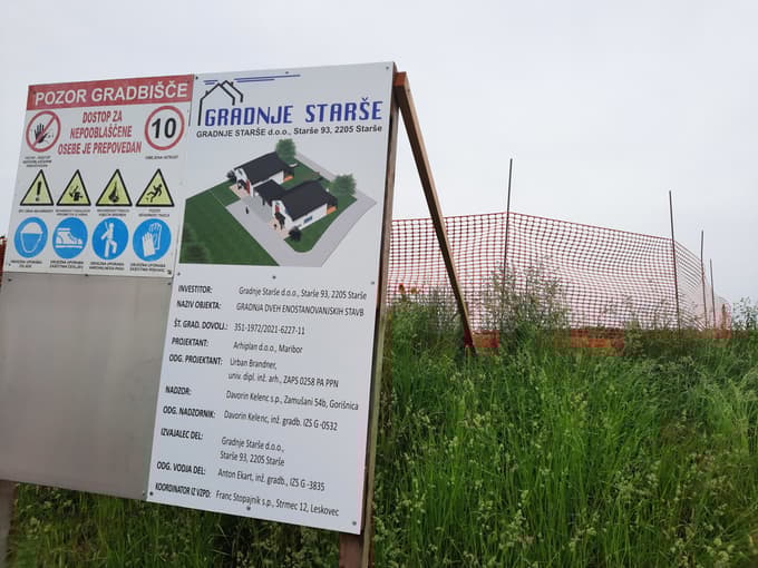 Gradnje Starše bo zgradilo tudi dve stanovanjski hiši v Loki