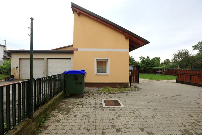 Tragedija se je zgodila v Valvasorjevi ulici v Mariboru.