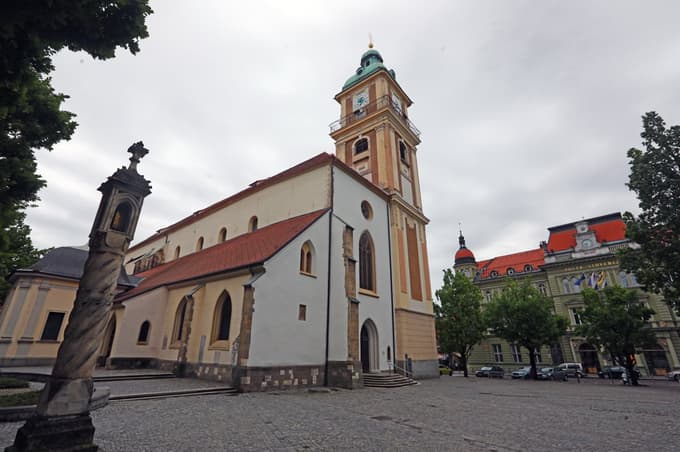 Uradni začetek praznovanja bo v nedeljo s slovesno mašo v mariborski stolnici, ki jo bo vodil nadškof metropolit Alojzij Cvikl, ki bo hkrati blagoslovil nekaj obnovitvenih del v stolnici.
