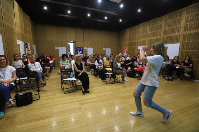 (FOTO in VIDEO) Karierni dan v Mariboru: Izbiro poklica jim bo olajšala praksa