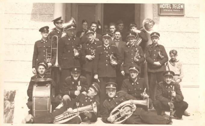 Lovrenška godba sredi šestdesetih let prejšnjega stoletja.