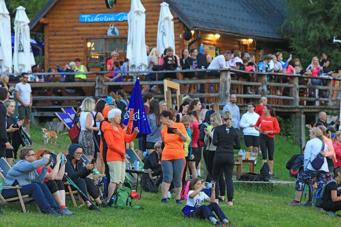 Maribor - Trikotna jasa - Prireditve - Pohod - Sončni vzhod na Trikotni jasi - pohodniki - Sonce - -