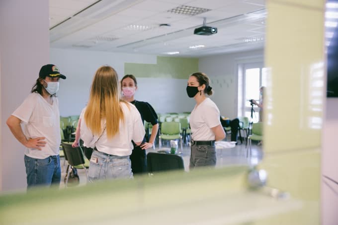 Udeleženci okrogle mize o fotografiranju umirajočih v Mariboru